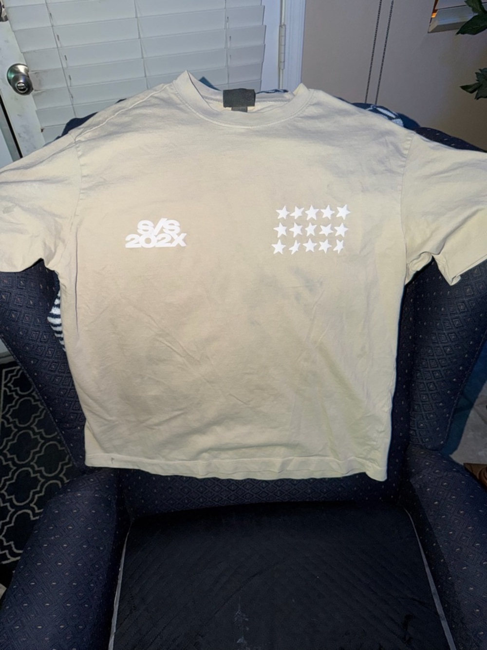 H&M Beige Short Sleeve Graphic Tee with White Star Grid
